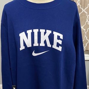 Nike Ladies sweater NEW
